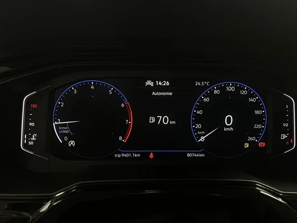 VOLKSWAGEN Polo (2022) — foto 11 van 15