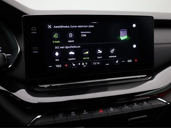 SKODA Octavia Combi PHEV (2022) — foto 14 van 23