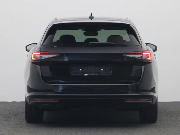 SKODA Superb Combi (2024) — foto 21 van 24