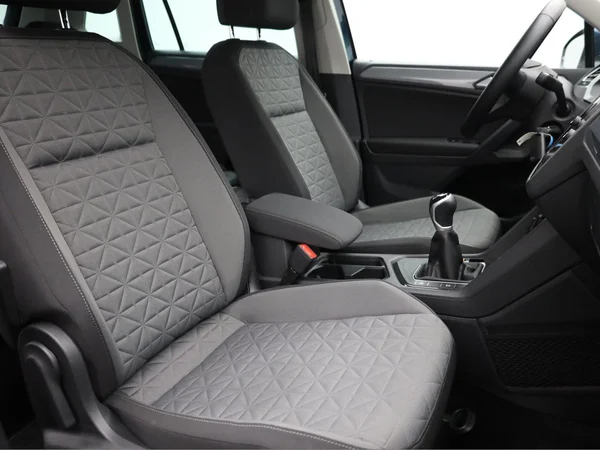 VOLKSWAGEN Tiguan (2021) — foto 15 van 20