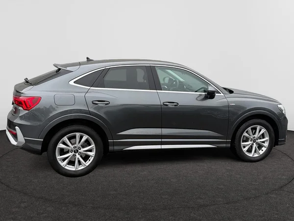 AUDI Q3 Sportback (2025) — foto 18 van 21