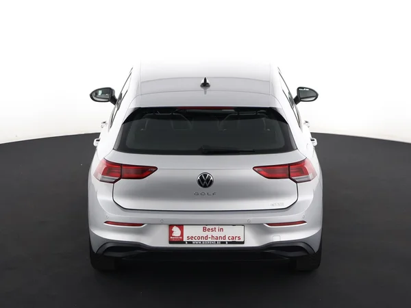 VOLKSWAGEN Golf (2024) — foto 24 van 27