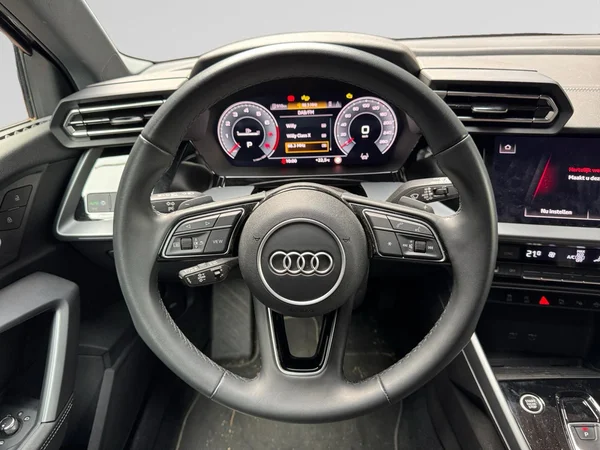 AUDI A3 Sportback (2024) — foto 13 van 14