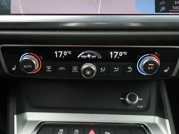 Audi Q3 (2019) — foto 7 van 27