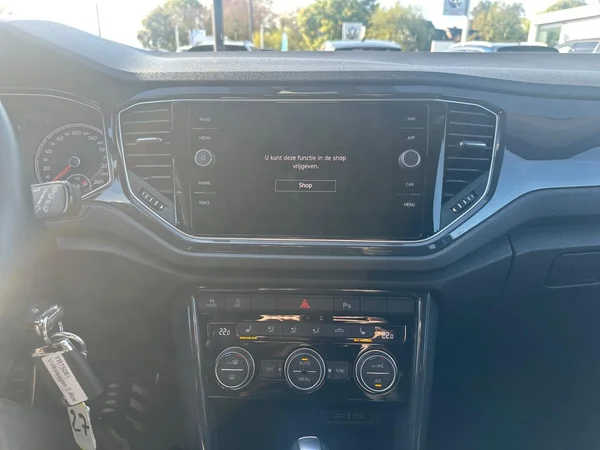 VOLKSWAGEN T-Roc (2020) — foto 5 van 24