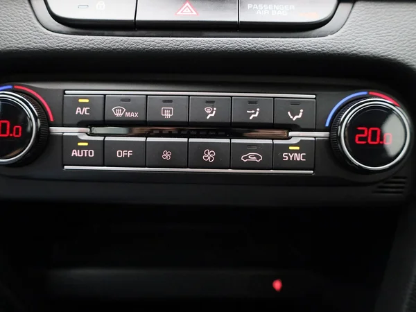 Kia cee'd (2023) — foto 17 van 39