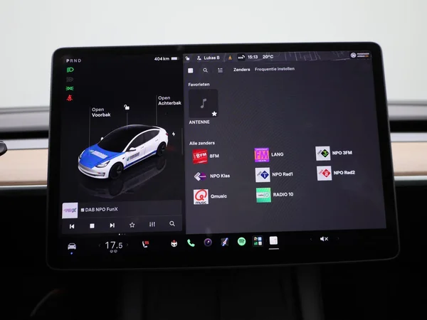 Tesla Model 3 (2023) — foto 16 van 40