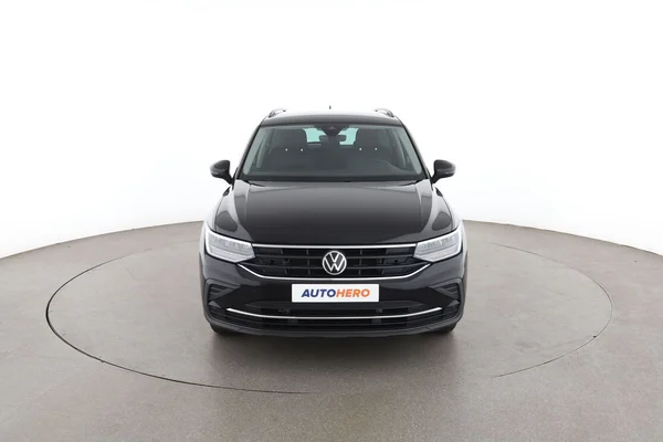 Volkswagen Tiguan (2021) — foto 15 van 16