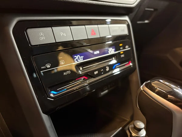 VOLKSWAGEN T-Cross (2022) — foto 2 van 15