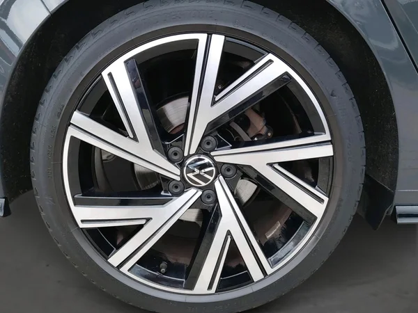 Volkswagen Golf (2023) — foto 15 van 18