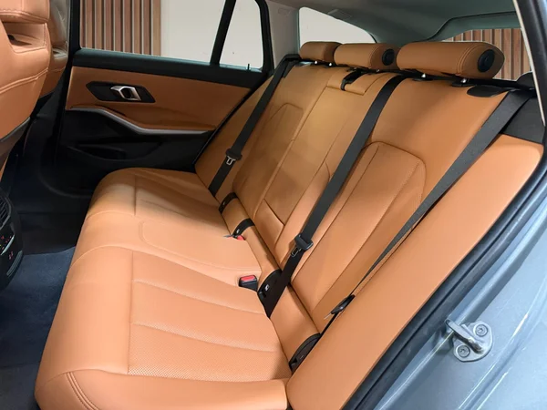 BMW 318 (2022) — foto 19 van 30