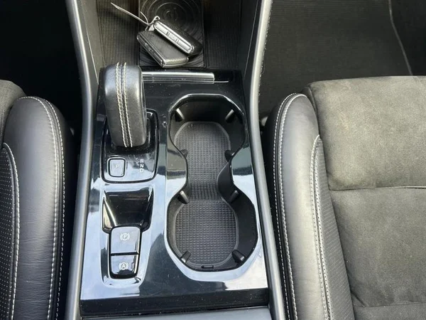 VOLVO XC40 (2018) — foto 16 van 32