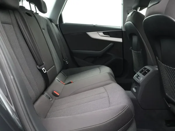 Audi A4 (2024) — foto 14 van 28
