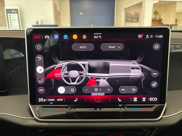 VOLKSWAGEN Passat Variant eHybrid (PHEV) (2025) — foto 17 van 19