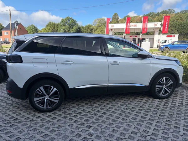 Peugeot 5008 (2021) — foto 12 van 18