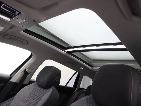 SKODA Superb Combi (2025) — foto 16 van 23