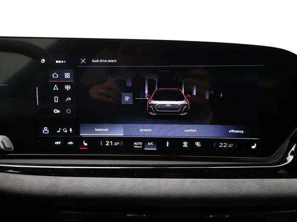 AUDI A5 Avant e-hybrid (PHEV) (2026) — foto 17 van 21