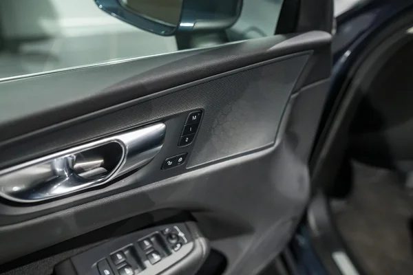 Volvo XC60 (2020) — foto 13 van 32