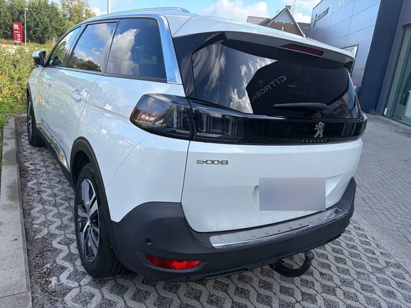 Peugeot 5008 (2021) — foto 16 van 18