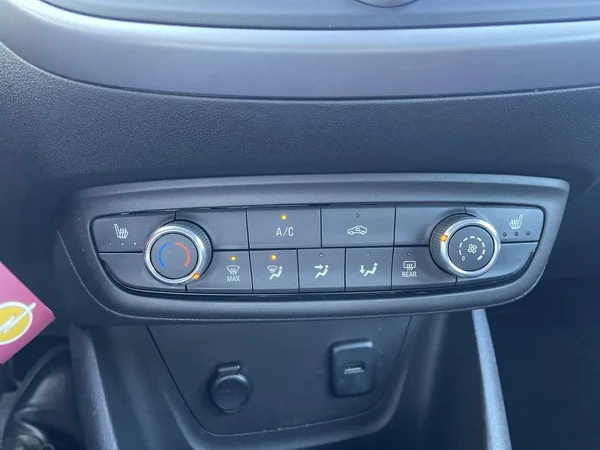 Opel Crossland X (2022) — foto 7 van 17