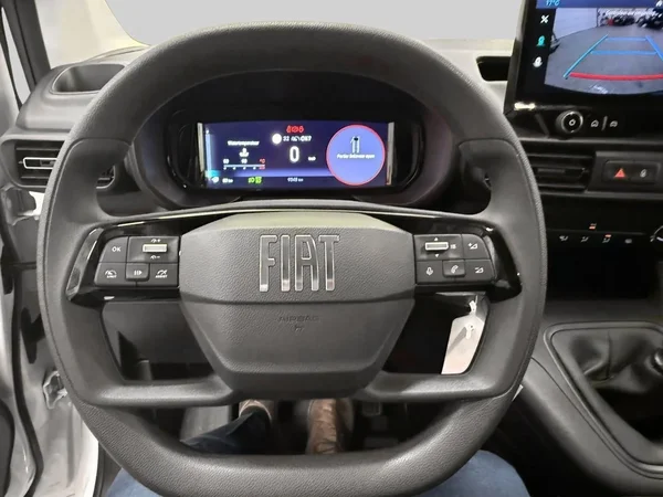 Fiat Doblò (2025) — foto 2 van 18