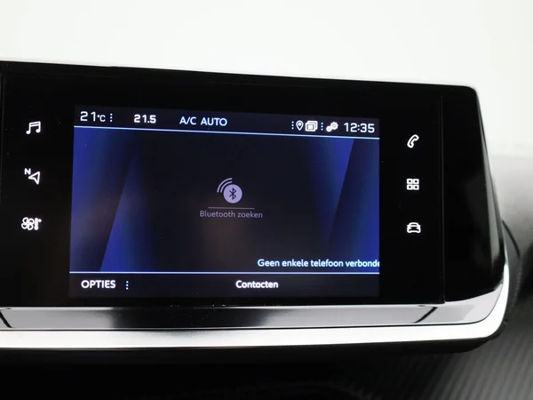Peugeot 2008 (2023) — foto 8 van 40