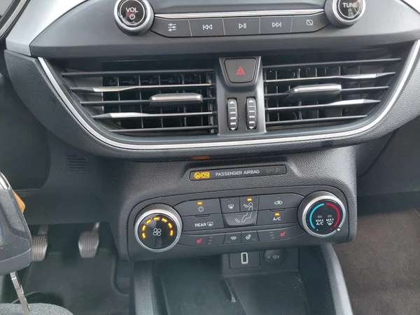 Ford Focus (2020) — foto 6 van 24