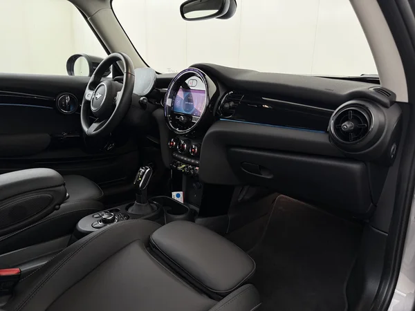 MINI Cooper SE (2023) — foto 3 van 31