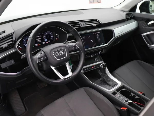 AUDI Q3 PHEV (2023) — foto 9 van 27