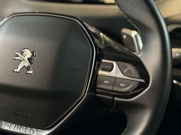 Peugeot 5008 (2023) — foto 11 van 22