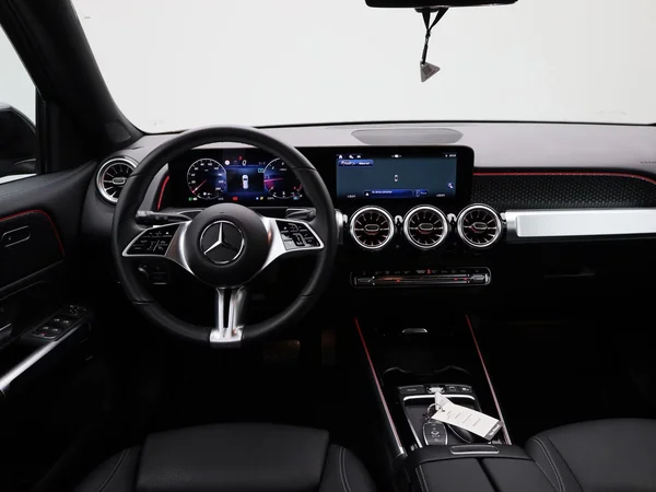 Mercedes-Benz GLB (2025) — foto 43 van 45