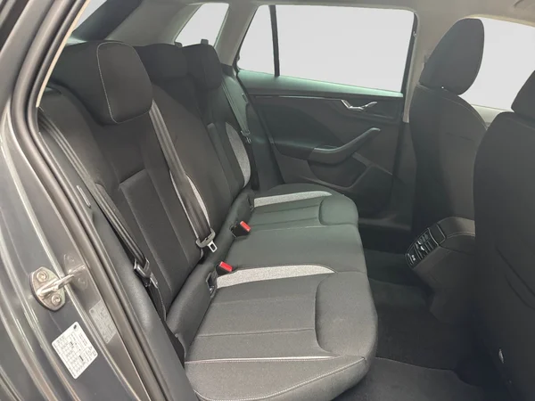 SKODA Kamiq (2025) — foto 6 van 16