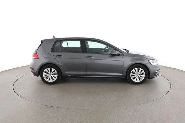 Volkswagen Golf (2018) — foto 13 van 16