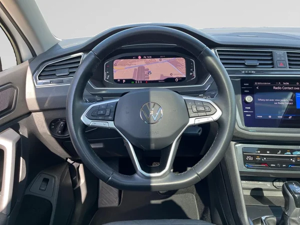 VOLKSWAGEN Tiguan (2022) — foto 22 van 22
