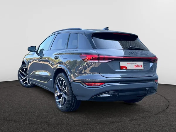 AUDI Q6 e-tron (2025) — foto 12 van 24