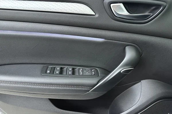 Renault Megane SW Phase II E-TECH (PHEV) (2021) — foto 11 van 24