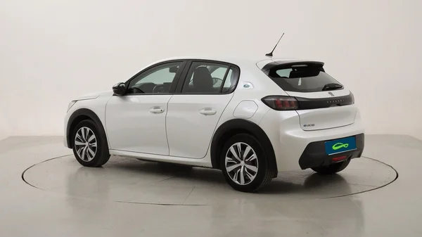 Peugeot E-208 (2022) — foto 23 van 30