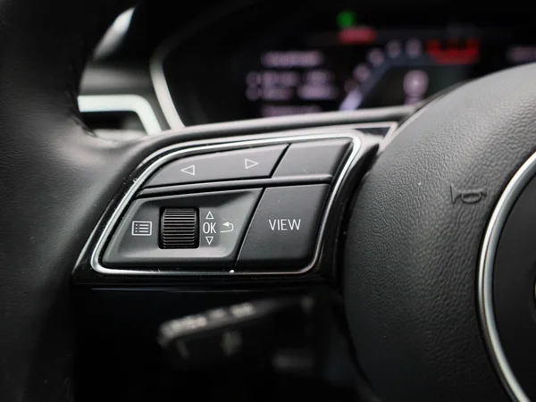 Audi A5 (2022) — foto 11 van 43