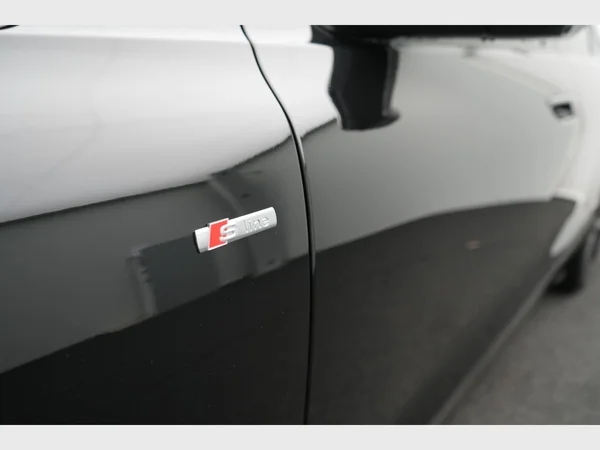 AUDI A6 Sportback e-tron (2025) — foto 15 van 48