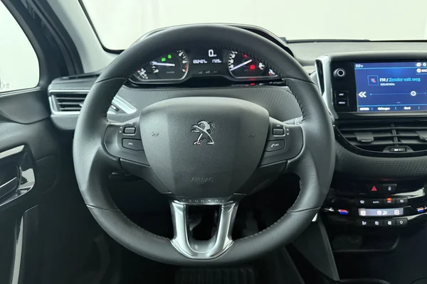 Peugeot 2008 (2019) — foto 2 van 18
