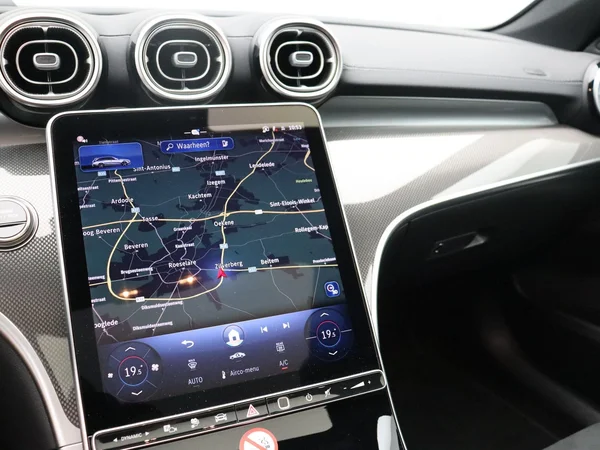 Mercedes-Benz C-Klasse (2025) — foto 6 van 26