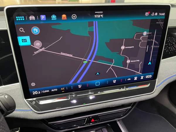 VOLKSWAGEN Passat Variant eHybrid (PHEV) (2025) — foto 2 van 15