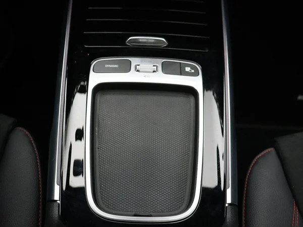Mercedes-Benz EQB (2025) — foto 17 van 33