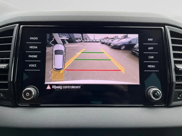 SKODA Karoq (2024) — foto 7 van 21