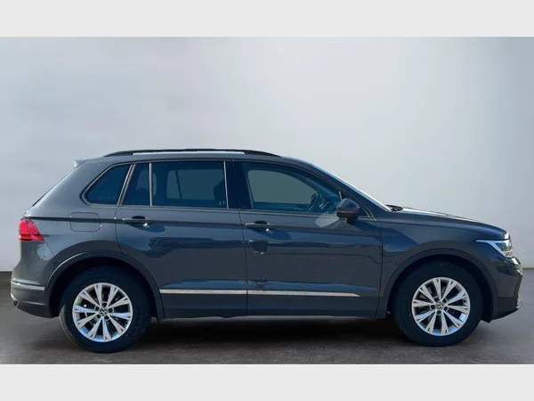 Volkswagen Tiguan (2022) — foto 26 van 29