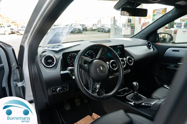 Mercedes-Benz B-180 (2022) — foto 24 van 41