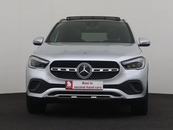 MERCEDES GLA 180 (2022) — foto 28 van 30
