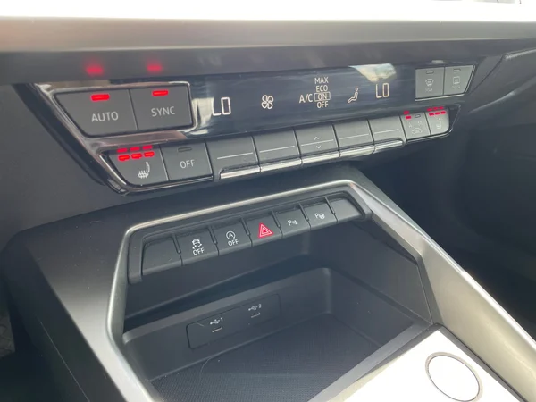 AUDI A3 Sportback (2021) — foto 4 van 22