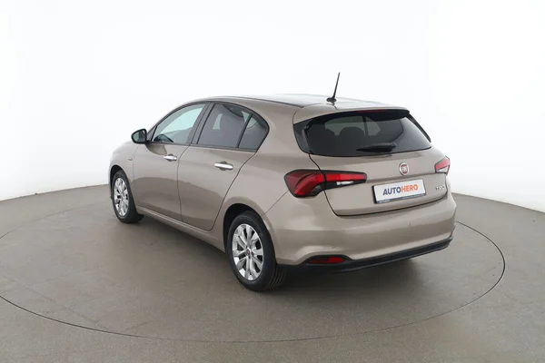 Fiat Tipo (2019) — foto 10 van 16