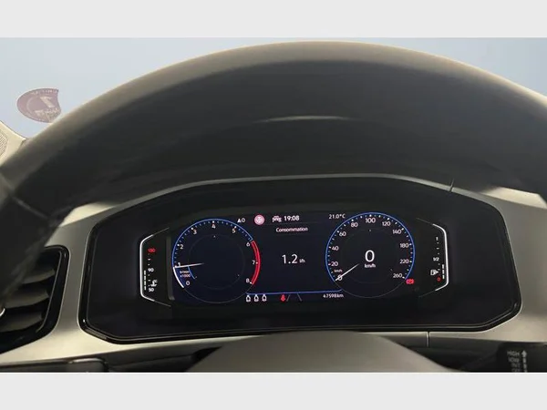 Volkswagen T-Roc (2024) — foto 4 van 15